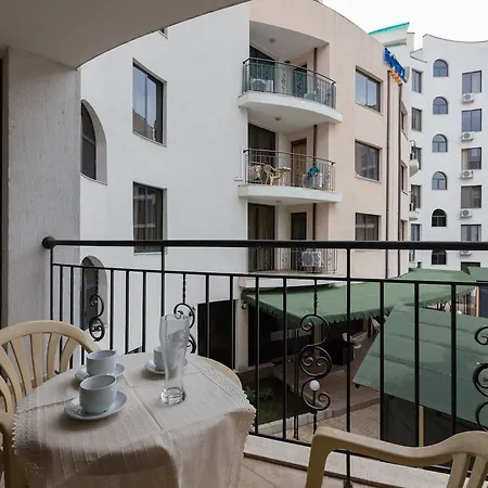 Апартамент ★apartment W Kitchen&balcony Pool View ★qw★ Слънчев бряг